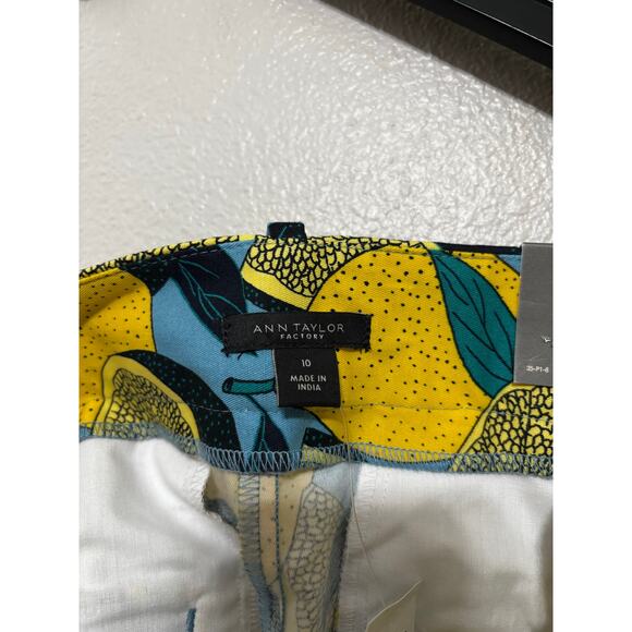 ANN TAYLOR FACTORY Size 10 Lemon Print Shorts Signature 5" Inseam - Picture 2 of 6